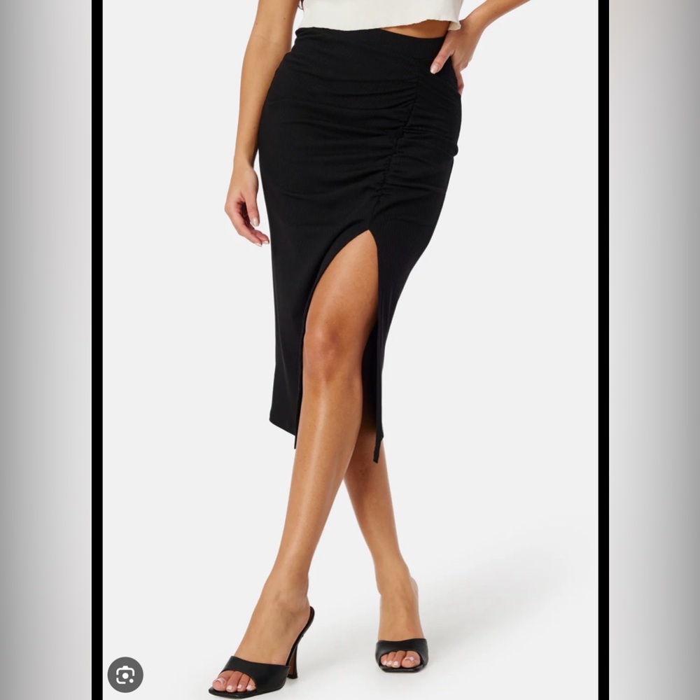 Black Ruched Side-Slit Midi Skirt